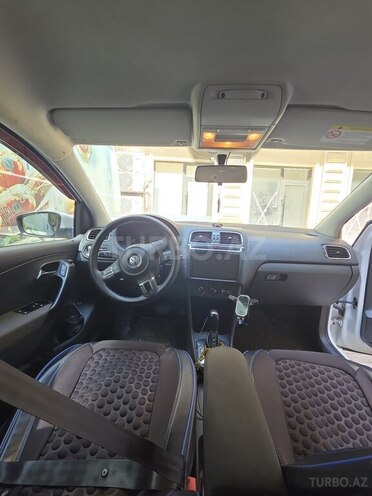 Volkswagen Polo-11