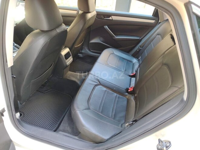 Volkswagen Passat-10
