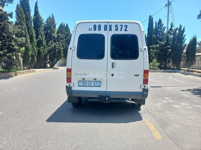Ford Transit-2