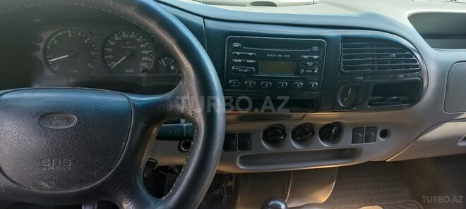 Ford Transit-11