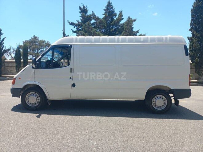 Ford Transit-8