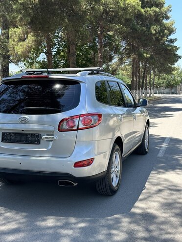 Hyundai Santa Fe-5
