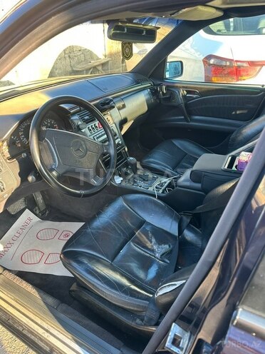 Mercedes E 280-2