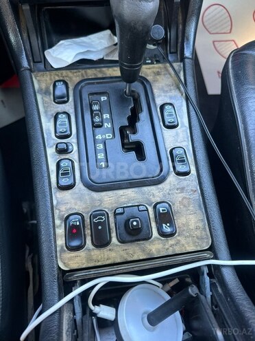 Mercedes E 280-17