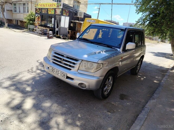 Mitsubishi Pajero io-4