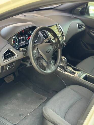 Chevrolet Cruze-17