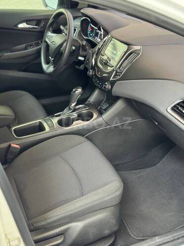 Chevrolet Cruze-18