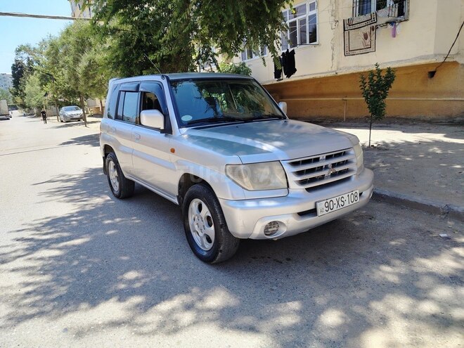Mitsubishi Pajero io-5