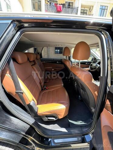 Kia Sorento-9