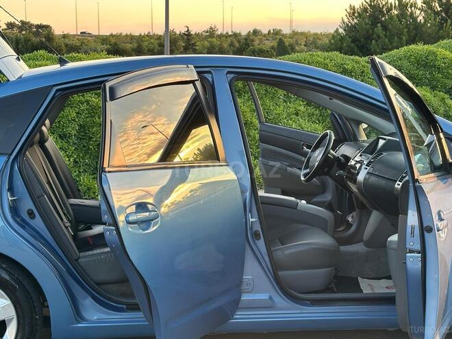 Toyota Prius-8
