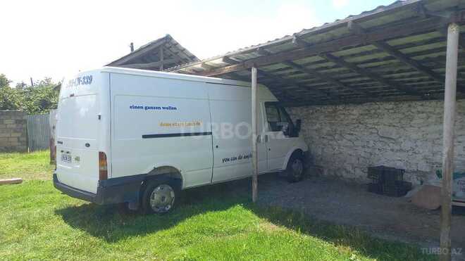 Ford Transit-3