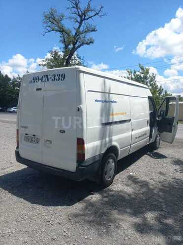 Ford Transit-4