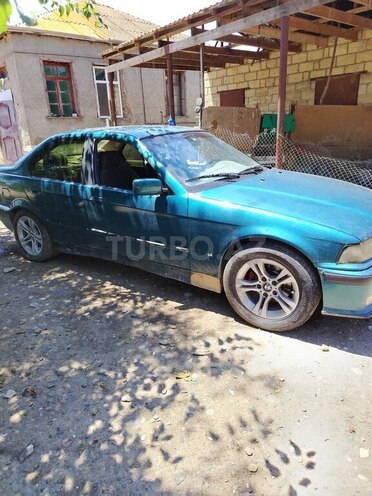 BMW 318-4