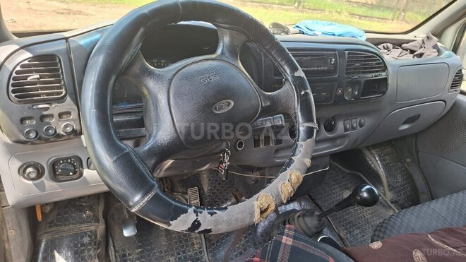 Ford Transit-2