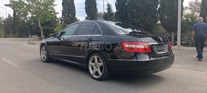 Mercedes E 220-3