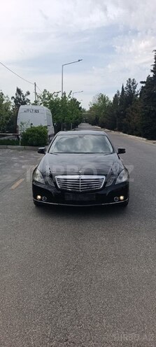 Mercedes E 220-1