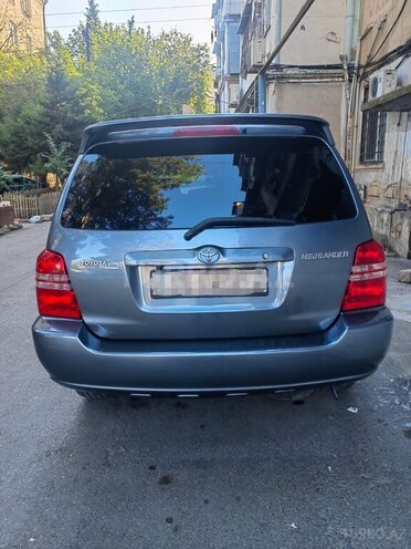 Toyota Highlander-2