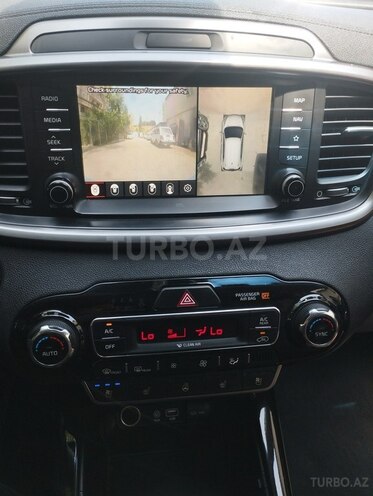 Kia Sorento-12