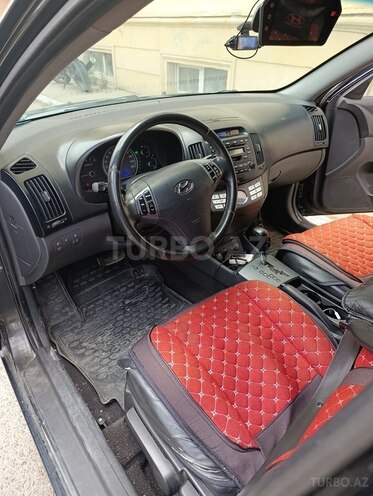 Hyundai Elantra-4