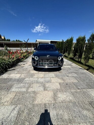 Bentley Bentayga-1