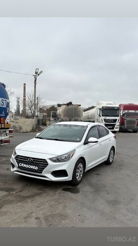 Hyundai Accent-1