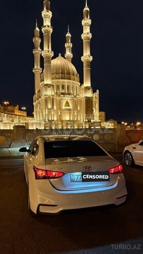 Hyundai Accent-4