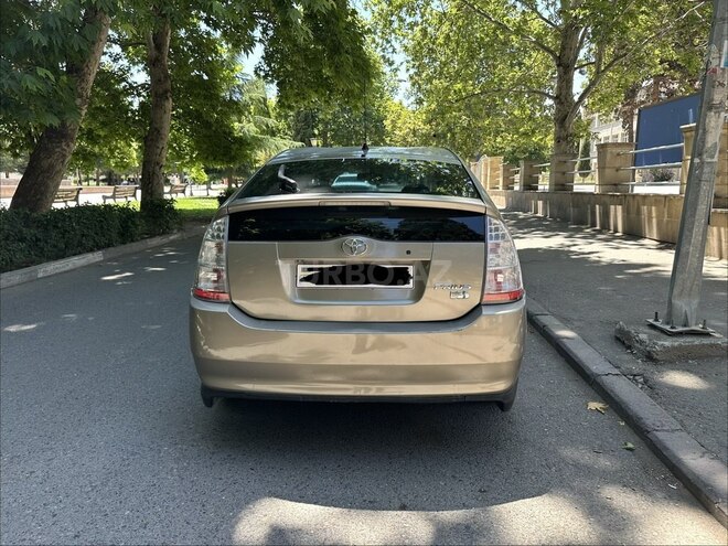 Toyota Prius-2