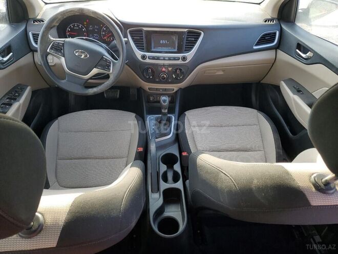 Hyundai Accent-5