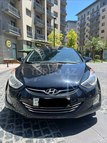Hyundai Elantra-1