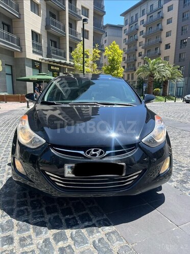 Hyundai Elantra-2