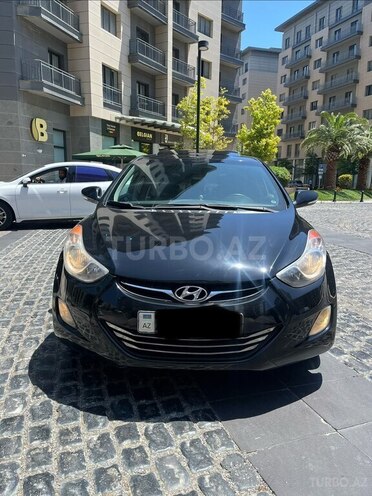 Hyundai Elantra-3