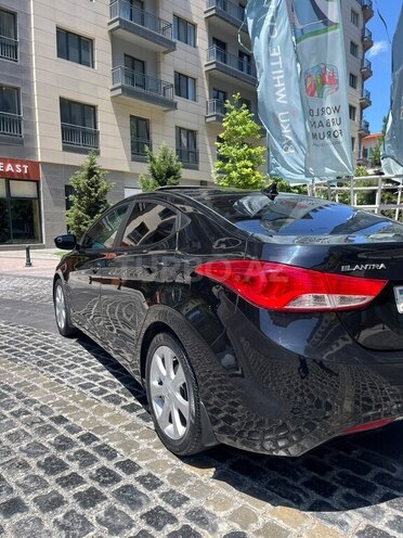 Hyundai Elantra-6