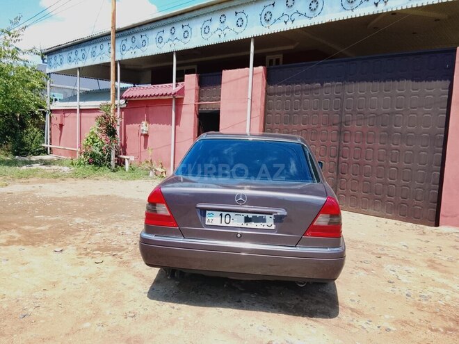 Mercedes C 200-2