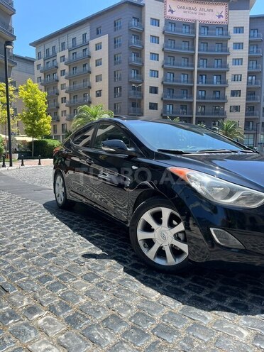 Hyundai Elantra-8