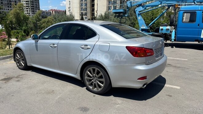 Lexus IS 250-3