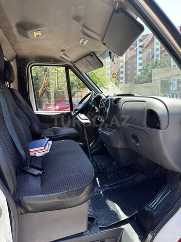 Ford Transit-14