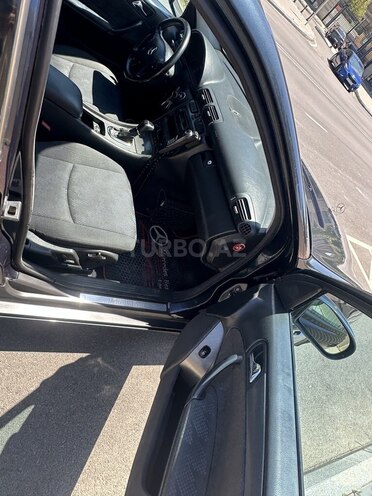 Mercedes C 240-11