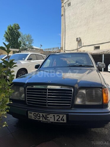 Mercedes E 200-1