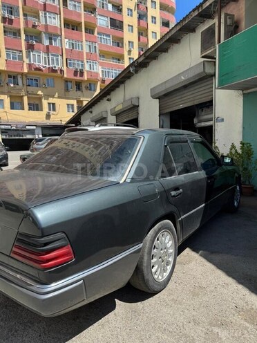 Mercedes E 200-3