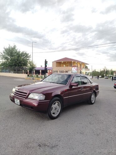 Mercedes C 220-1