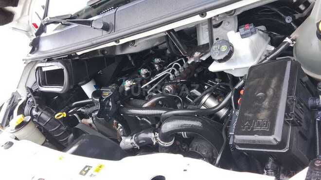 Ford Transit-11