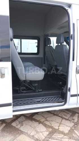 Ford Transit-8