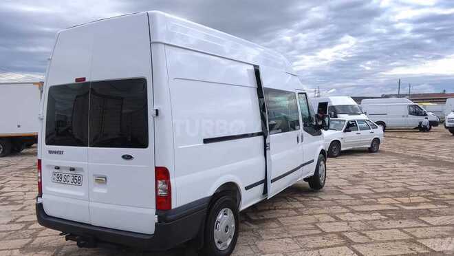 Ford Transit-5