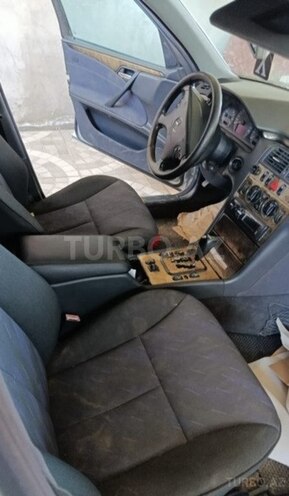 Mercedes E 240-3