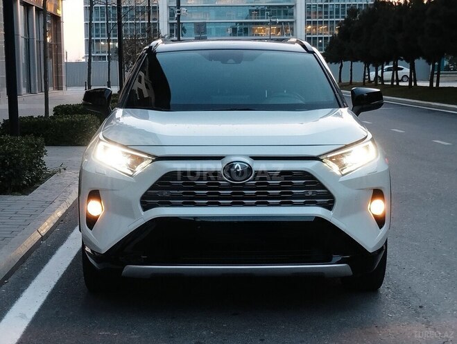 Toyota RAV4-1