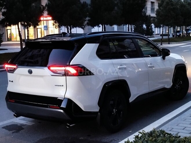 Toyota RAV4-6