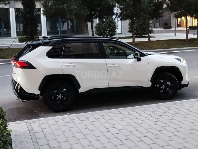 Toyota RAV4-4