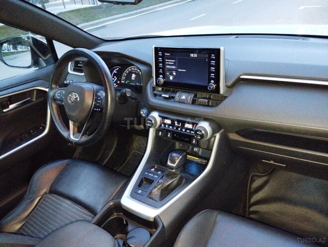 Toyota RAV4-10