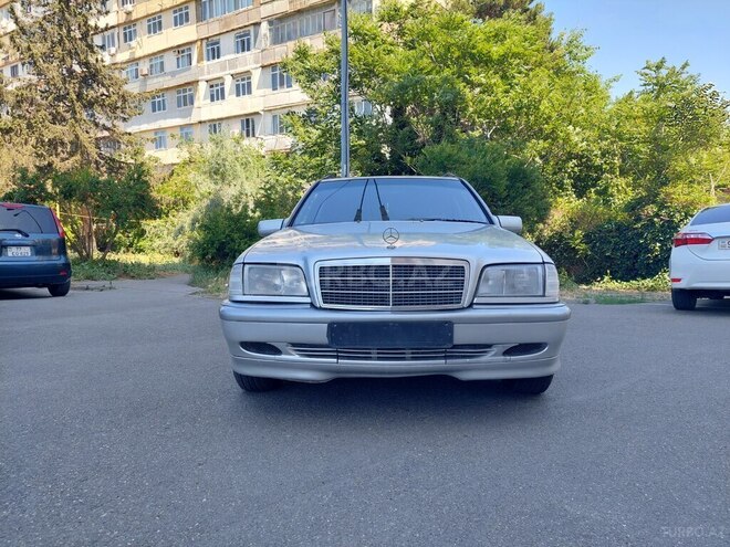 Mercedes C 220-1