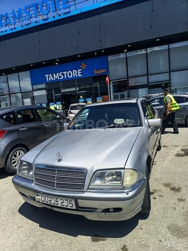 Mercedes C 250-1